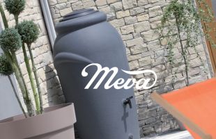 DEŠŤOVÁ VODA: CHYTRÉ ŘEŠENÍ PRO ZAHRADU I VAŠI PENĚŽENKU